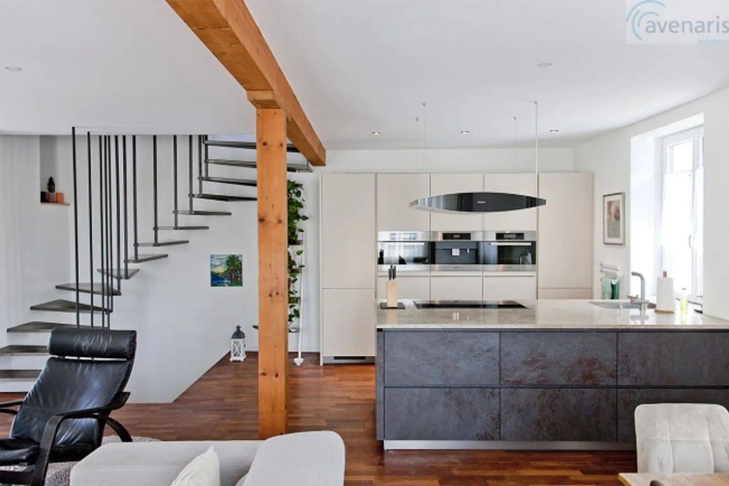 Maison individuelle avec appartement séparé dans un emplacement ensoleillé - Photo 4 sur 17