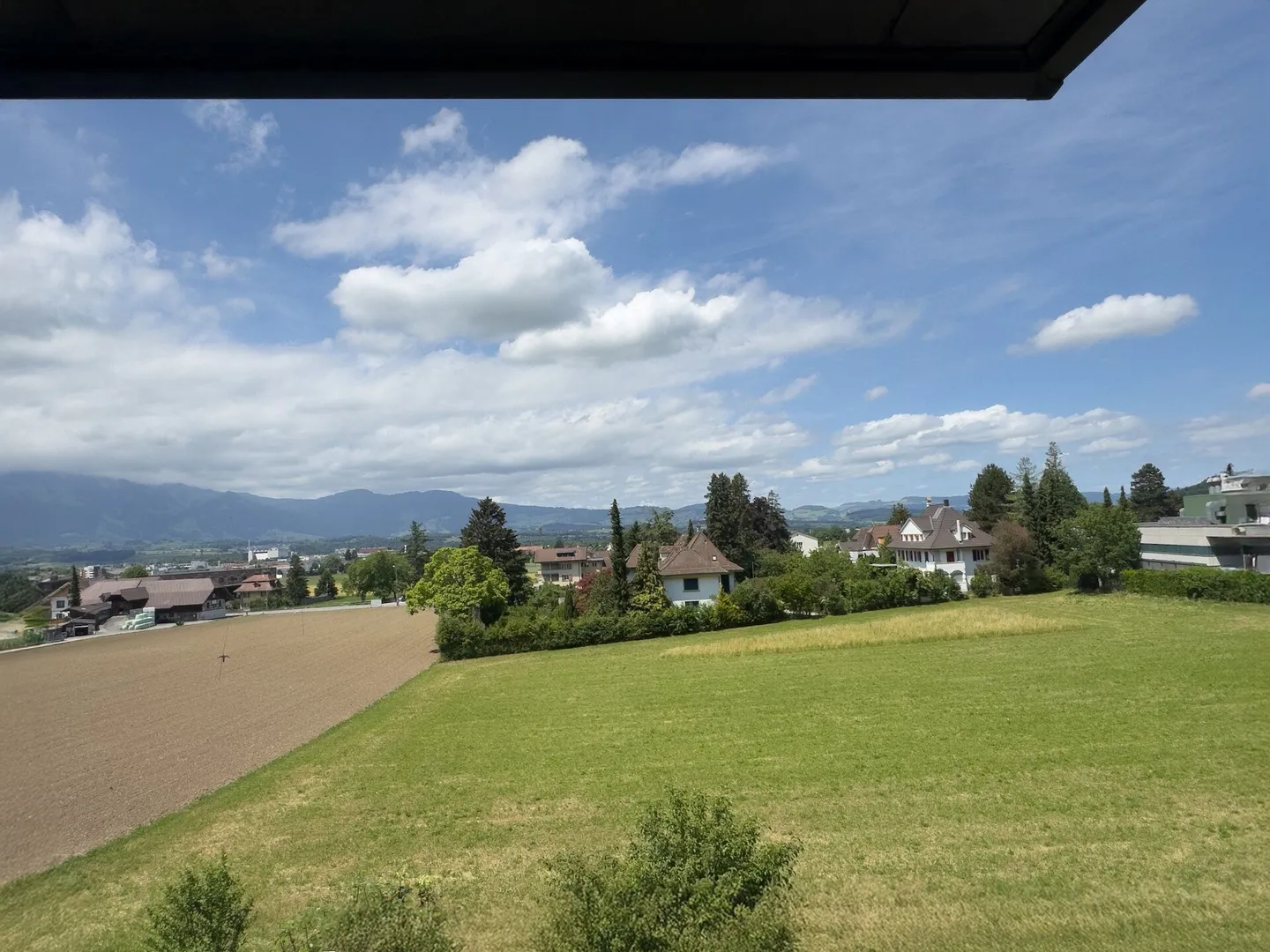 3.5-room terraced house, originally 4.5 rooms, with easy-care surroundings, single garage and beautiful view location at the gateway to the city of Thun - Photo 27 of 27
