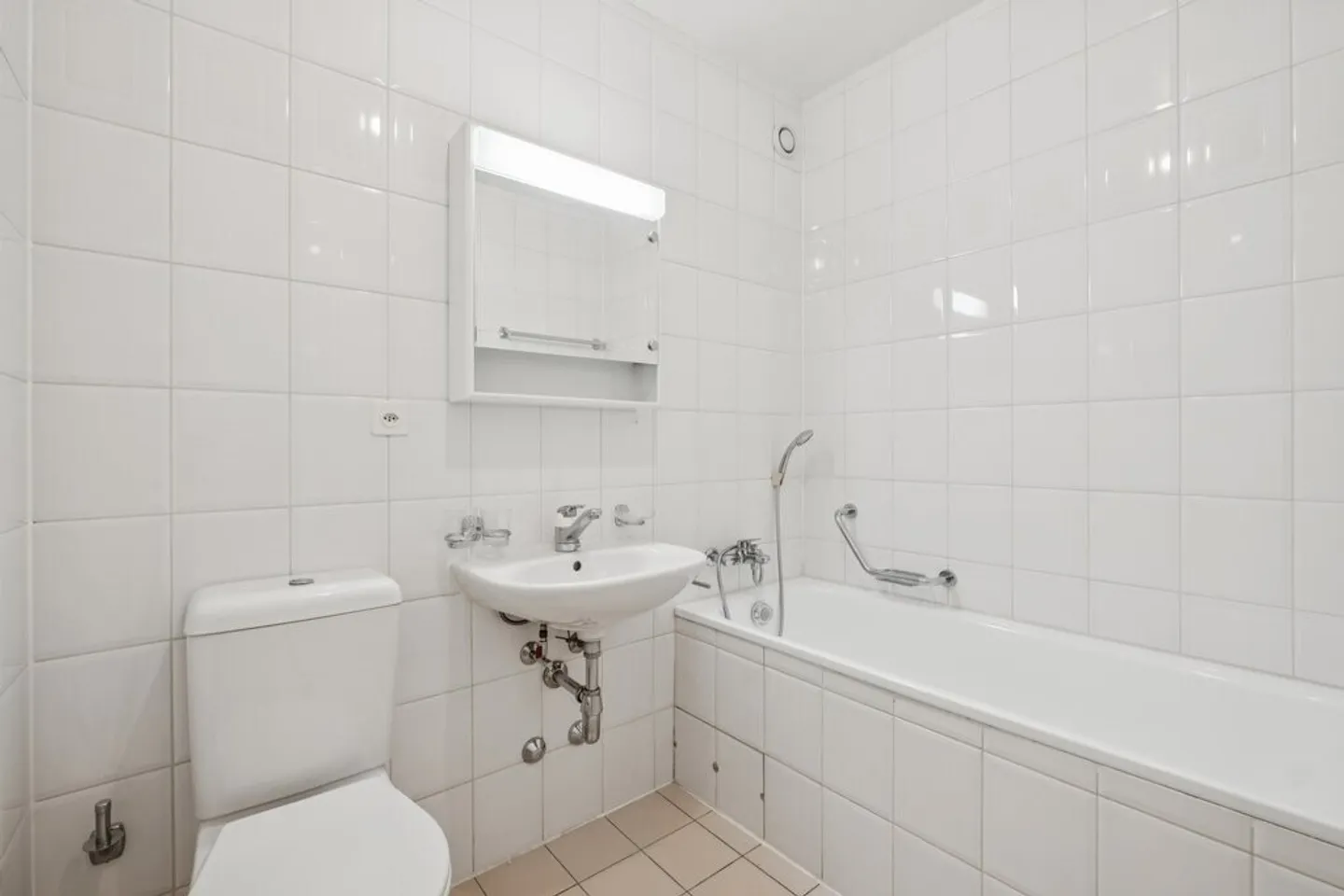 Sublime apartment in a quiet area close to the city center - Photo 9 of 10