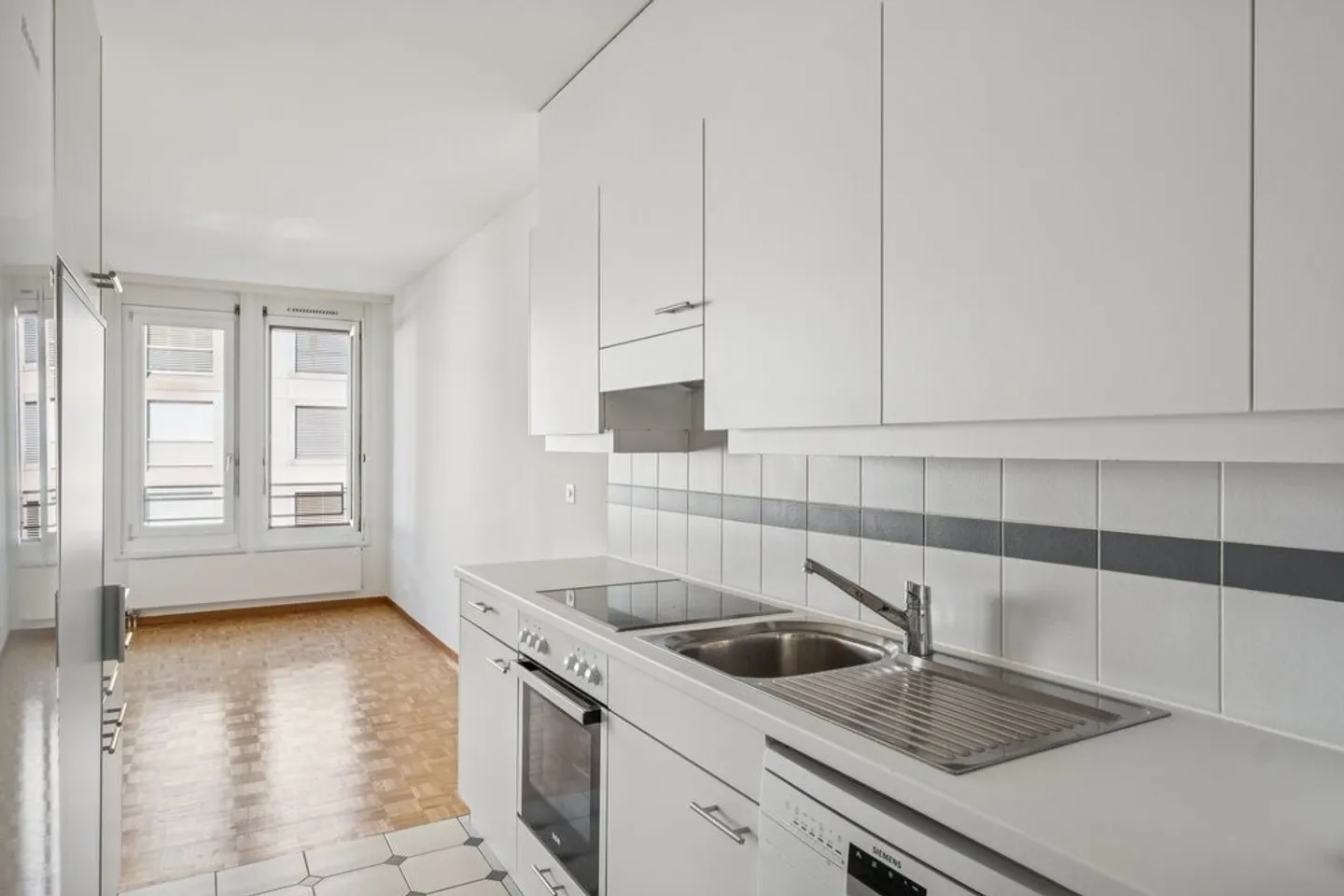 Sublime apartment in a quiet area close to the city center - Photo 5 of 10