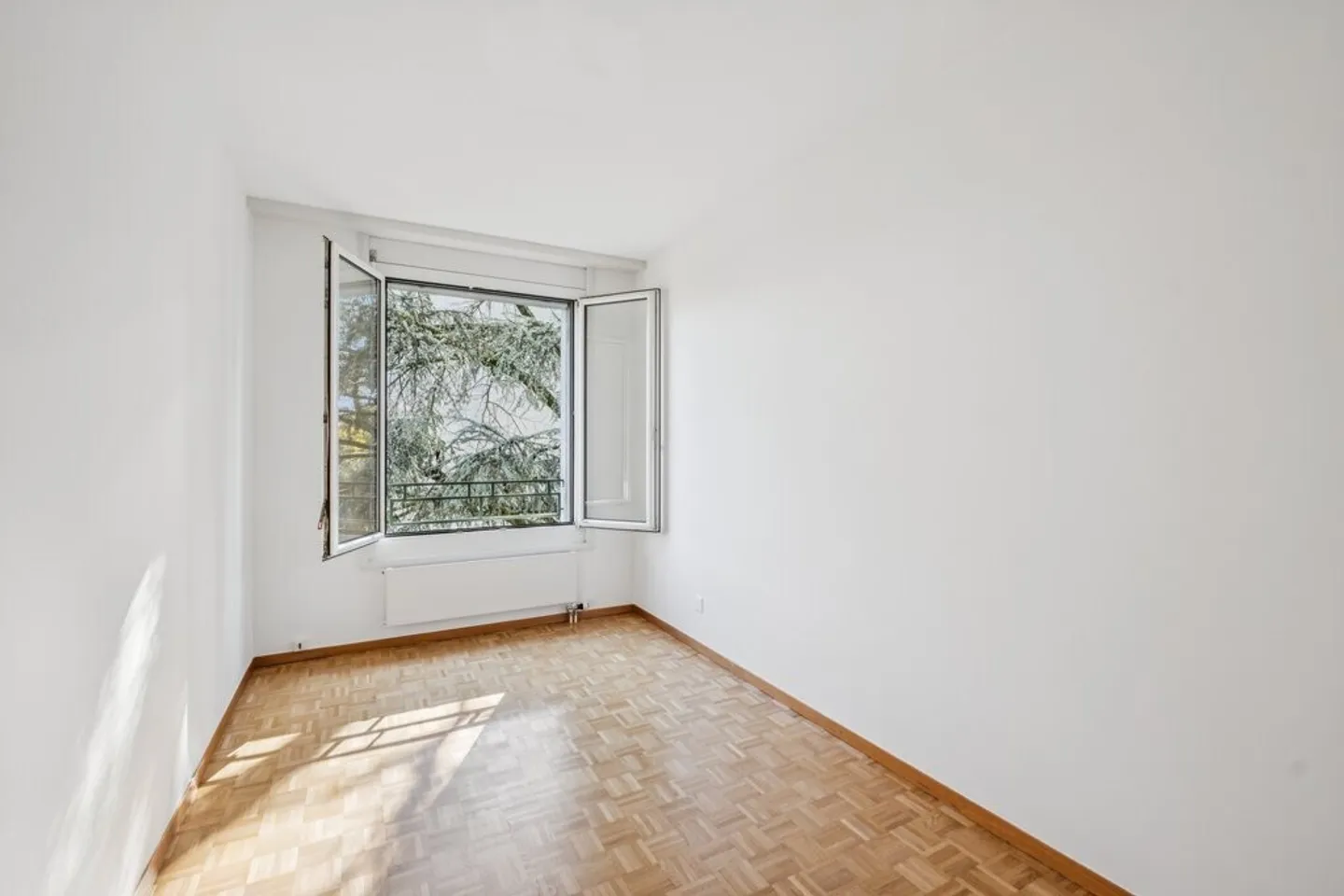 Sublime apartment in a quiet area close to the city center - Photo 6 of 10