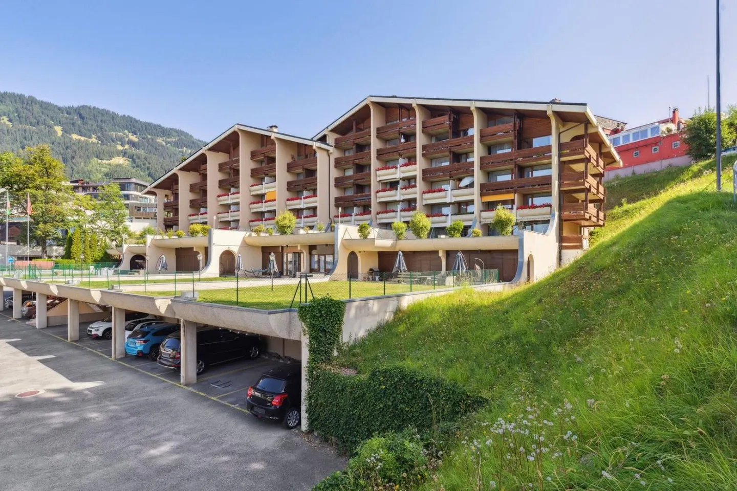 Prächtiges Doppelapartment mit Schwimmbad - Foto 1 von 13