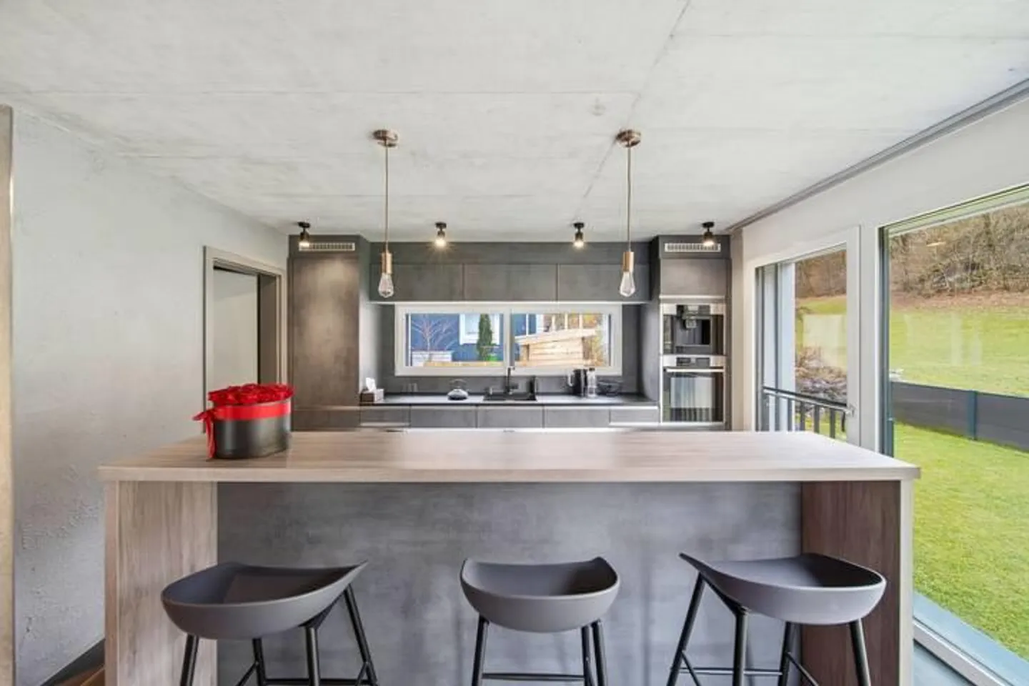 ANGULAR, SHARP & CLEAR - MODERN ARCHITECT HOUSE - Photo 8 of 9