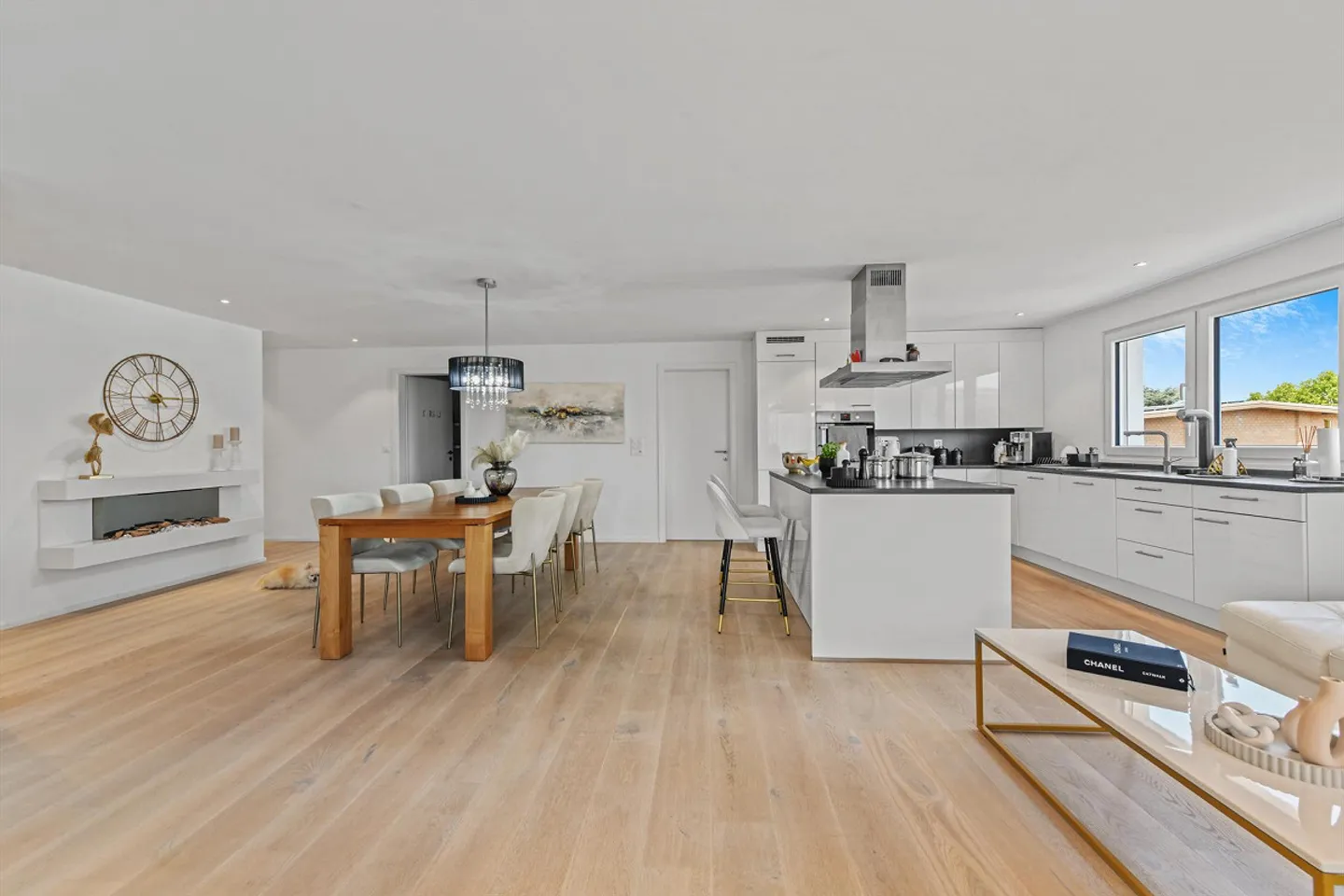 Helle 5.5-Zimmer-Wohlfühloase mit Süd-Balkon und grosszügiger Raumaufteilung - Foto 5 von 13