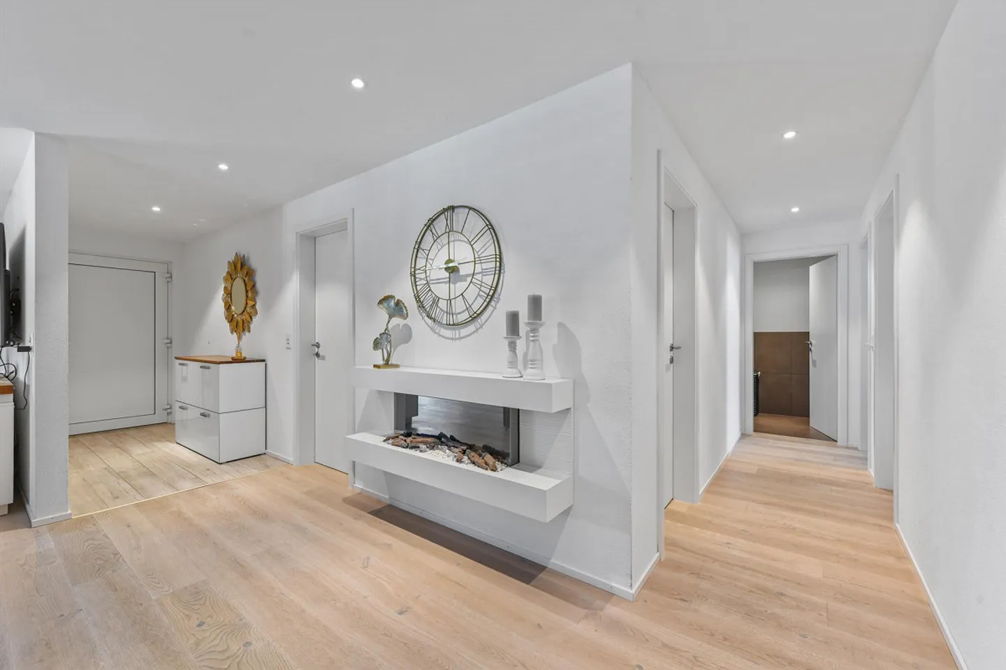 Helle 5.5-Zimmer-Wohlfühloase mit Süd-Balkon und grosszügiger Raumaufteilung - Foto 6 von 13