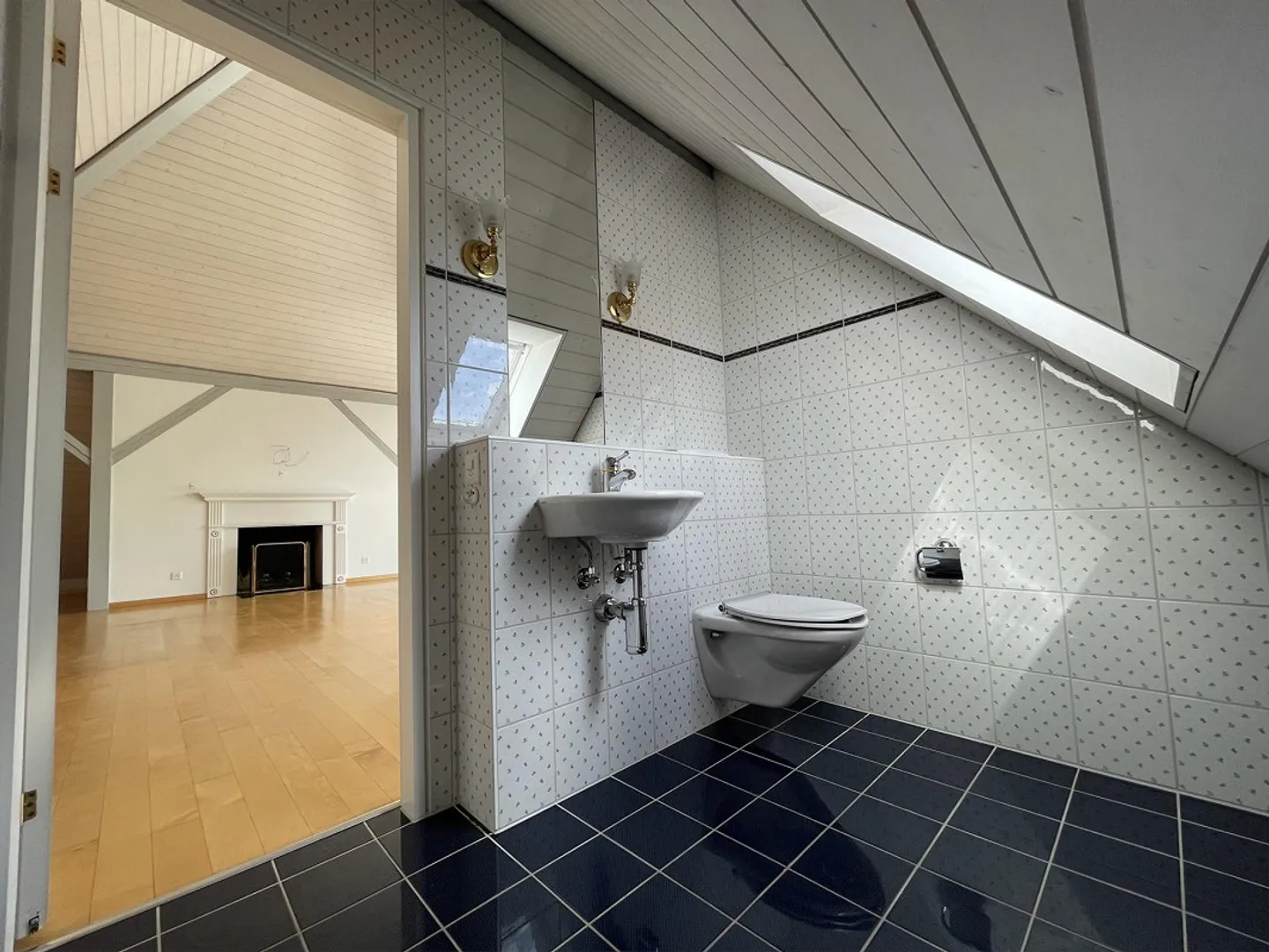 Living with a View: Spacious 4.5-Room Maisonette Apartment... - Photo 6 of 12