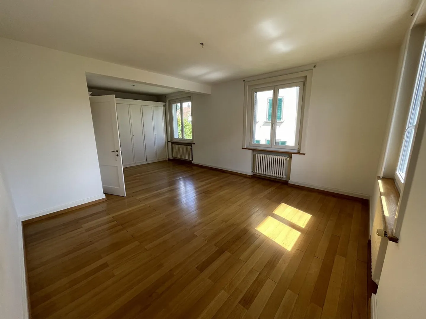 Living with a View: Spacious 4.5-Room Maisonette Apartment... - Photo 4 of 12