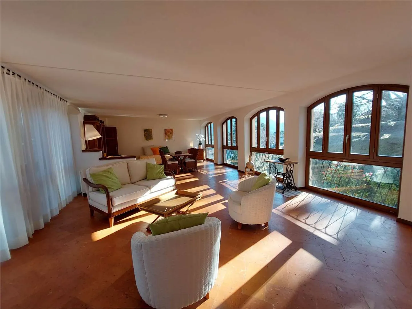 Penthouse for rent - Photo 1 of 15