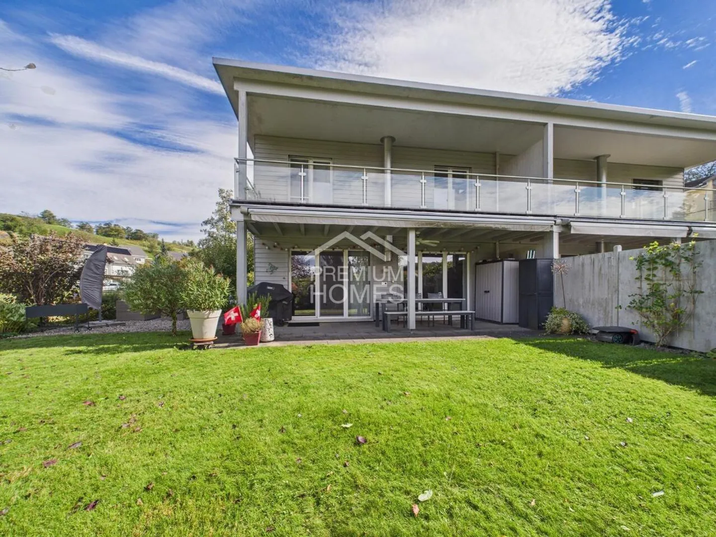 Neues Familienglück mit Garten und viel Platz - Foto 1 von 13