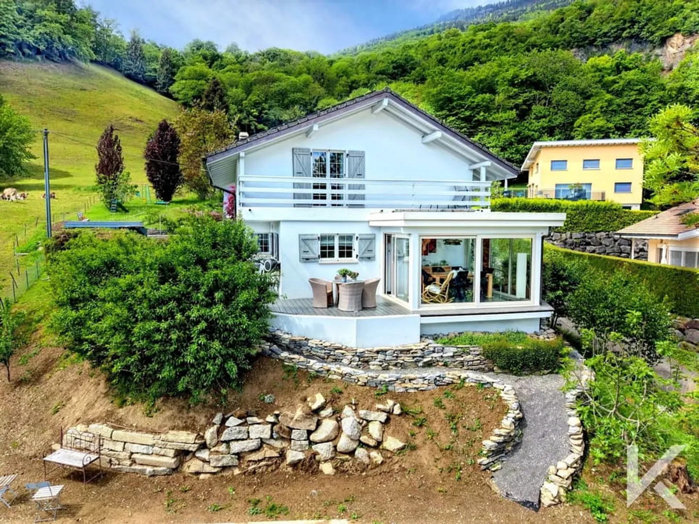 Detached villa of 5.5 rooms - Photo 2 of 13