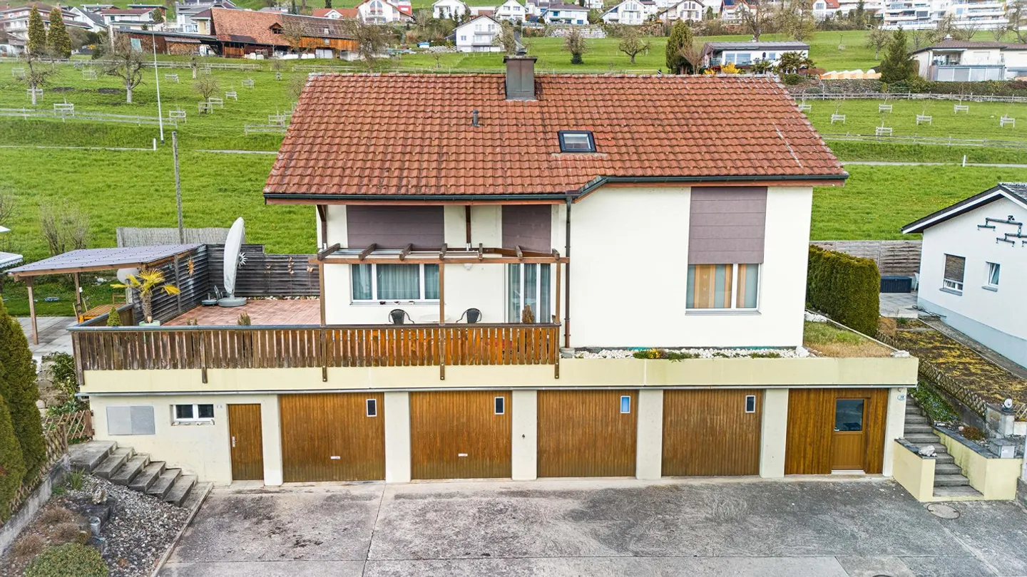 Incantevole Casa Familiare con Giardino - Foto 2 di 12