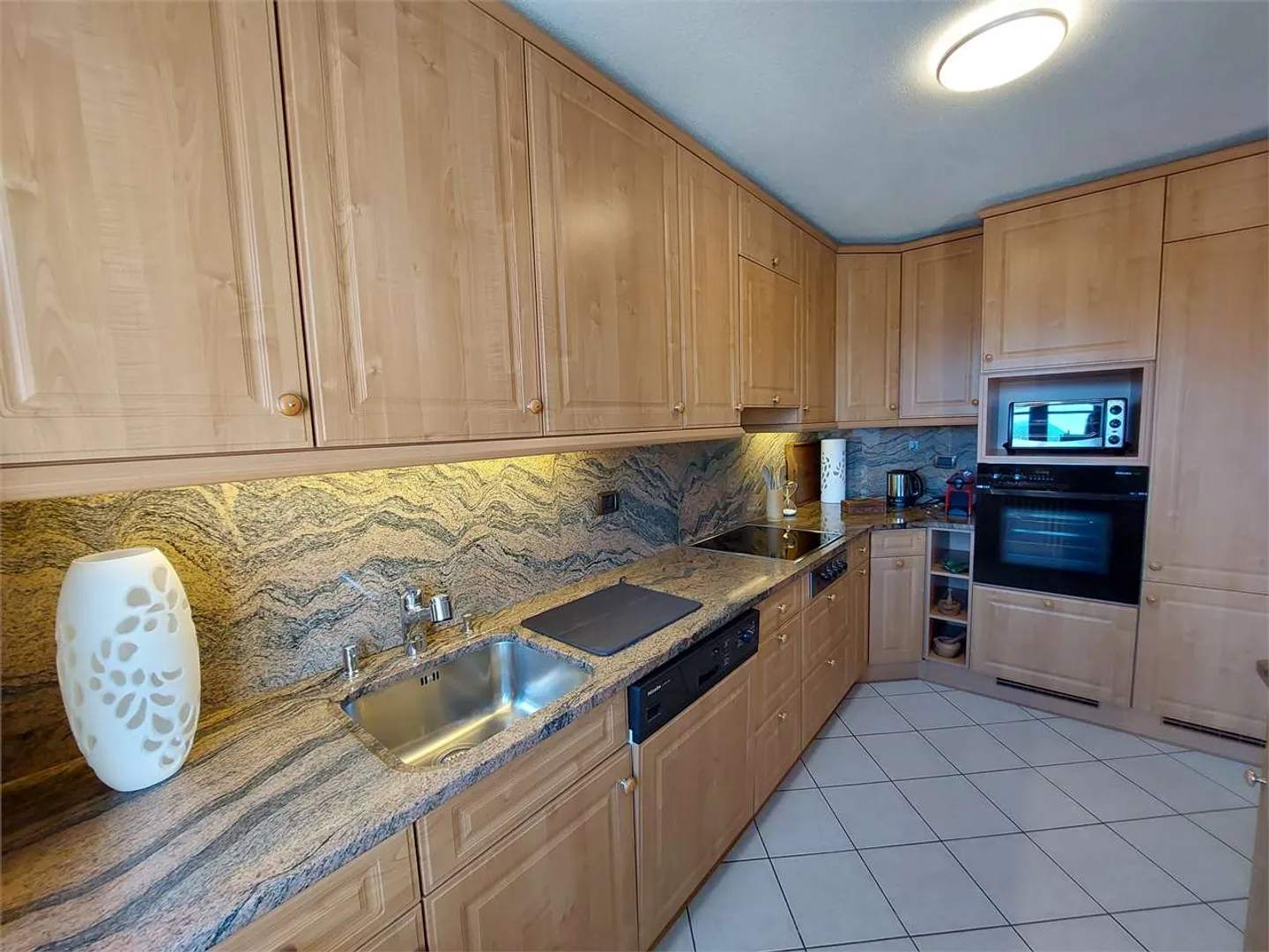 Penthouse for rent - Photo 8 of 15