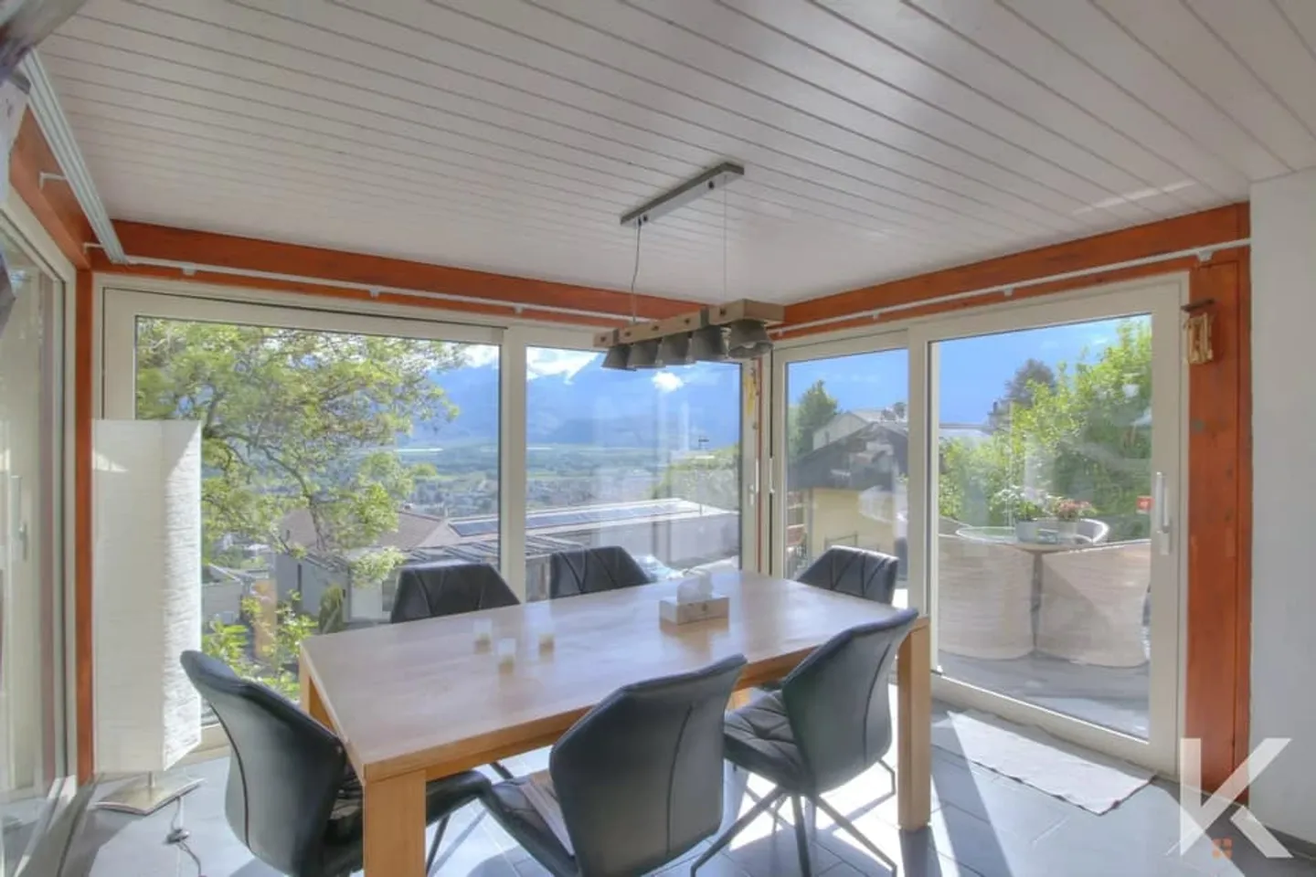 Detached villa of 5.5 rooms - Photo 8 of 13