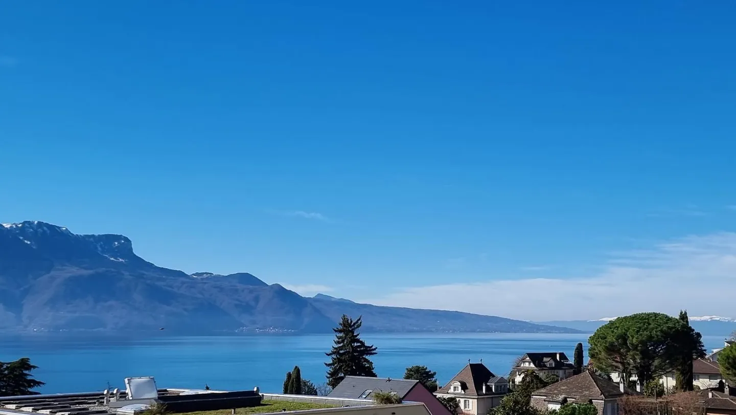 Maison de Village avec Vue sur le Lac - Photo 3 sur 15
