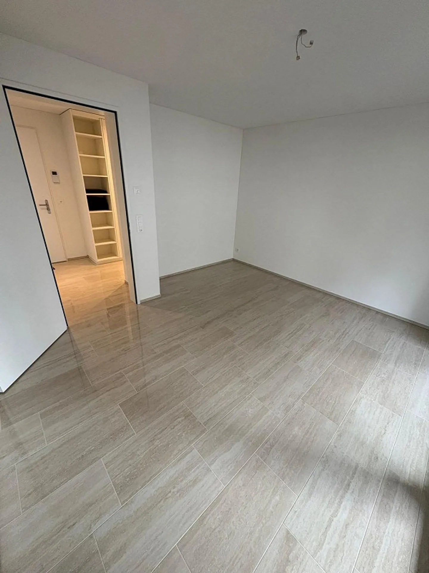 Votre nouveau chez-vous avec oasis de jardin moderne, ensoleillé et au cœur de Dübendorf. - Photo 11 sur 13