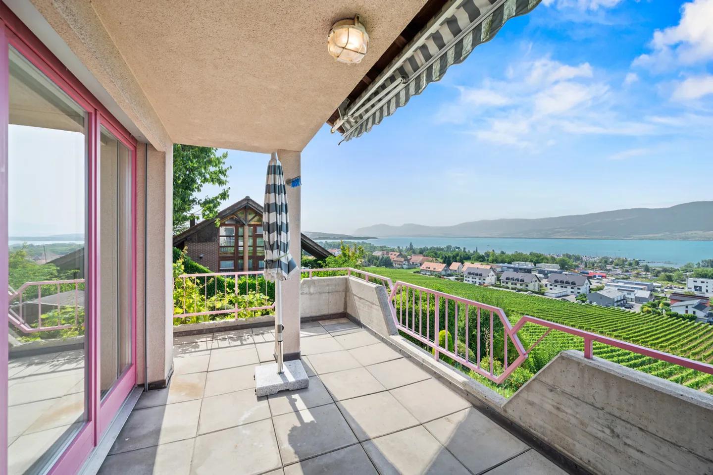 Tra vigneti e lago di Neuchâtel - Foto 5 di 14