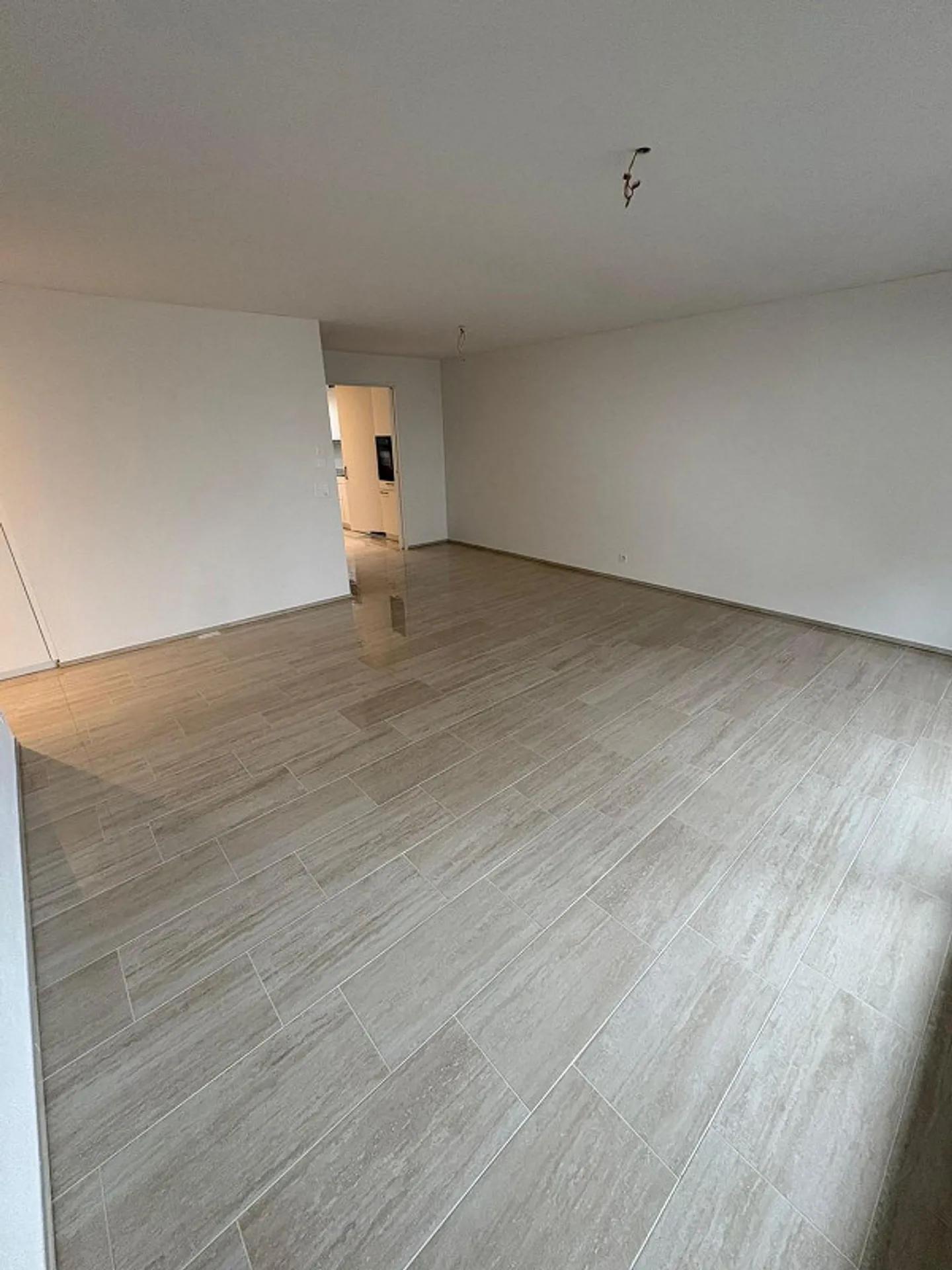 Votre nouveau chez-vous avec oasis de jardin moderne, ensoleillé et au cœur de Dübendorf. - Photo 9 sur 13