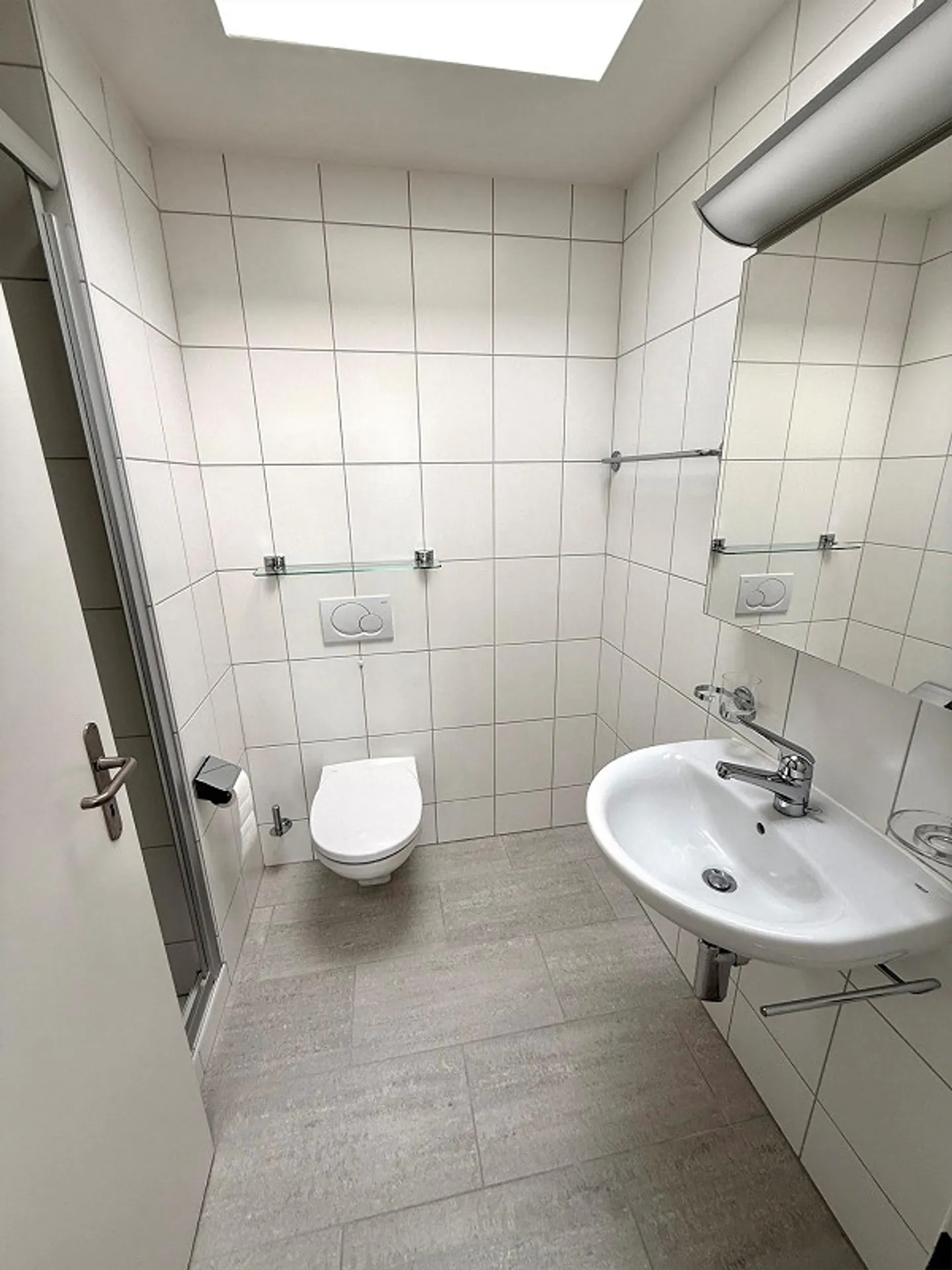 Appartement en attique lumineux de 5,5 pièces dans un emplacement parfait avec vue ! - Photo 9 sur 12