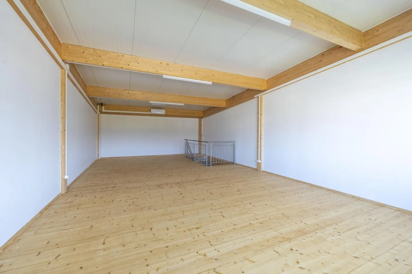 Office space for rent - Photo 5 of 8