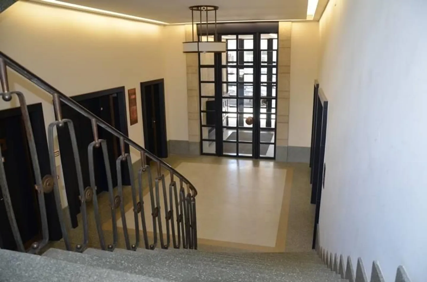 Ufficio singolo in un edificio commerciale rappresentativo nel Distretto 1 - Foto 3 di 7
