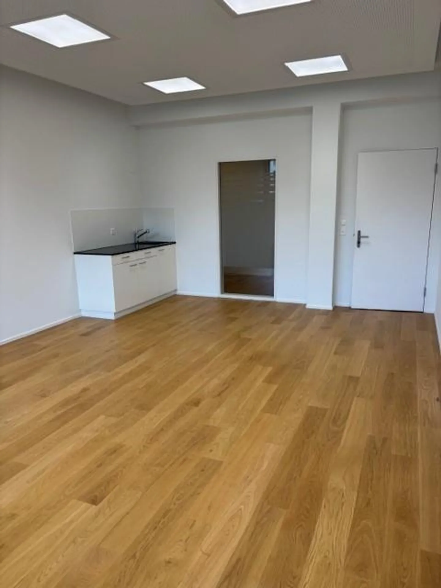 Ufficio singolo in un edificio commerciale rappresentativo nel Distretto 1 - Foto 7 di 7