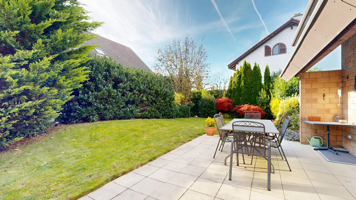 Detached 6.5-room single-family house with garage - Photo 8 of 27