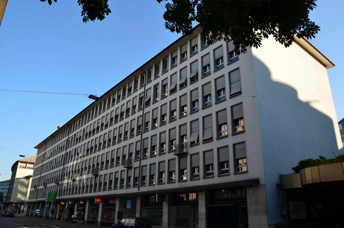 Ufficio singolo in un edificio commerciale rappresentativo nel Distretto 1 - Foto 1 di 7