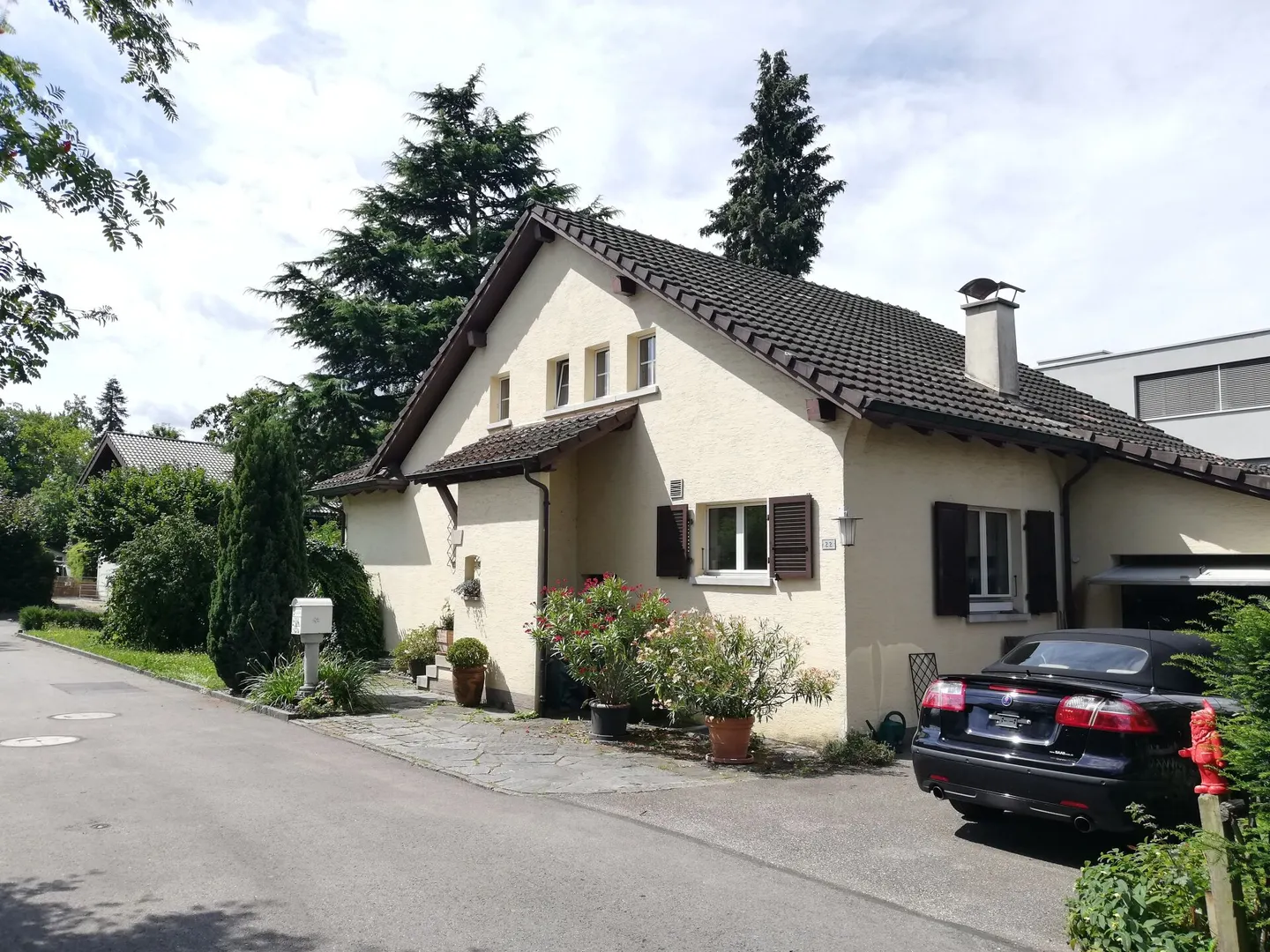 Elegante casa unifamiliare con grande giardino - Foto 1 di 21