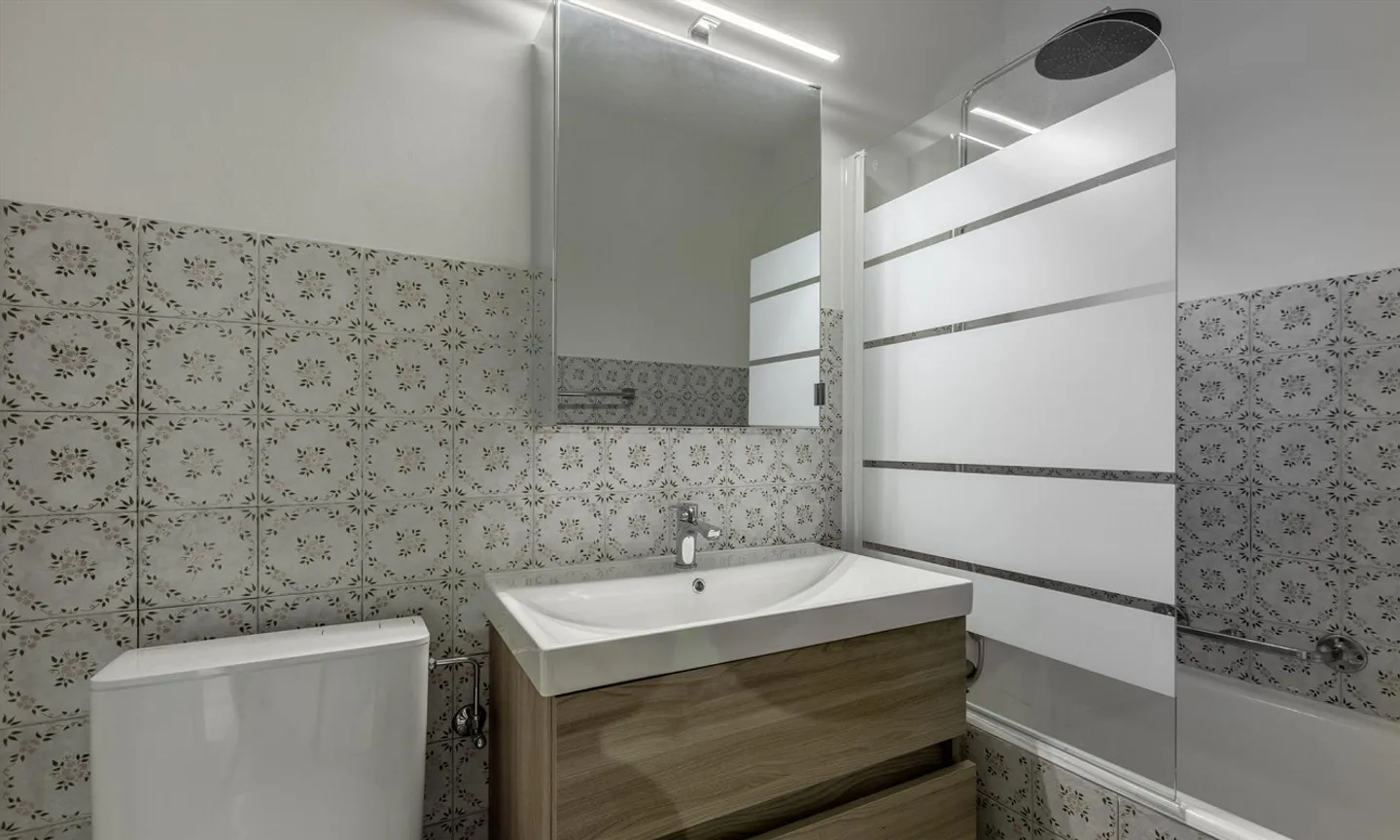 GRAND APPARTEMENT 3.5 PIÈCES RÉNOVÉ À STABIO - Photo 7 sur 9