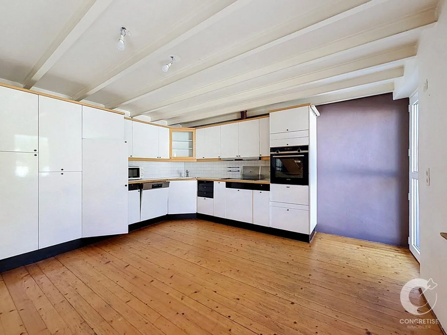 Casa affascinante con grande potenziale - Foto 3 di 10