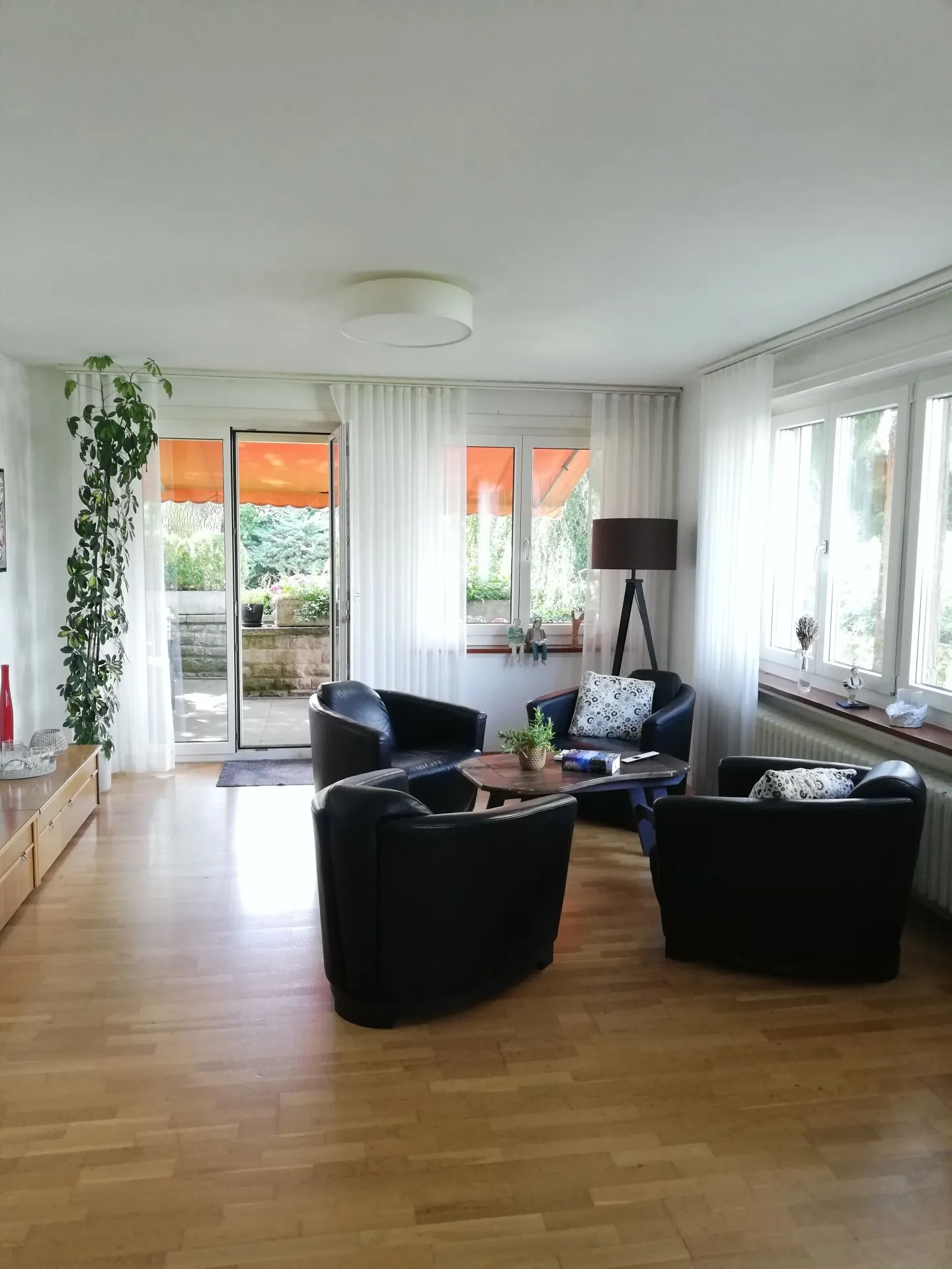 Elegante casa unifamiliare con grande giardino - Foto 5 di 21