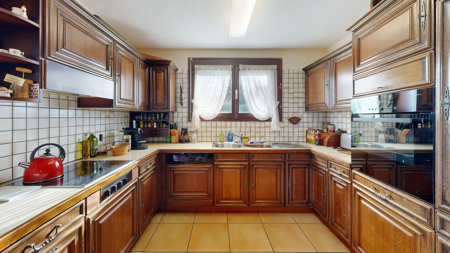 Detached 6.5-room single-family house with garage - Photo 10 of 27