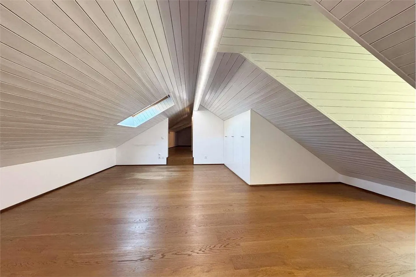 Pura - Bright duplex apartment with 5.5 rooms and attic - Photo 9 of 11