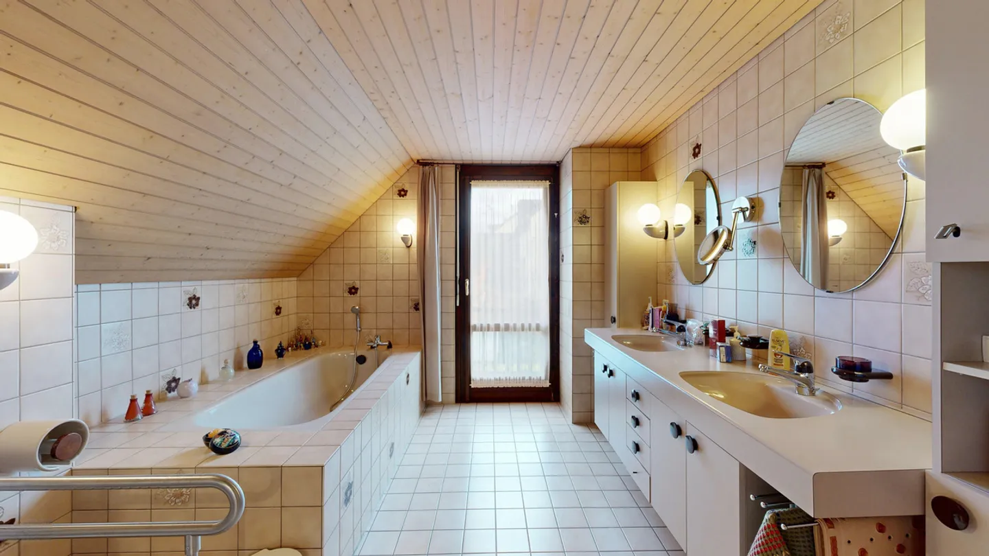 Detached 6.5-room single-family house with garage - Photo 20 of 27