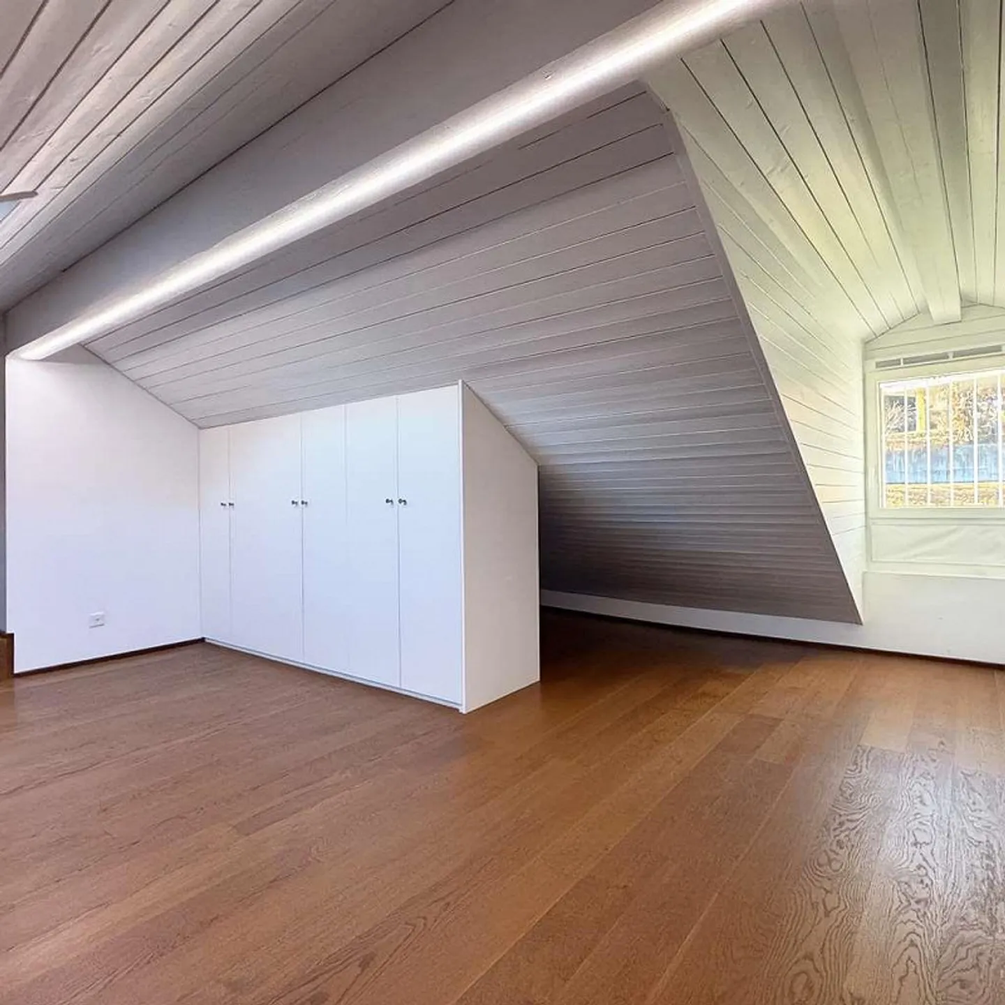 Pura - Bright duplex apartment with 5.5 rooms and attic - Photo 10 of 11