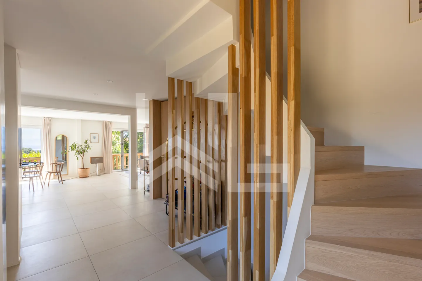 Villa with a view fully renovated - Photo 3 of 15