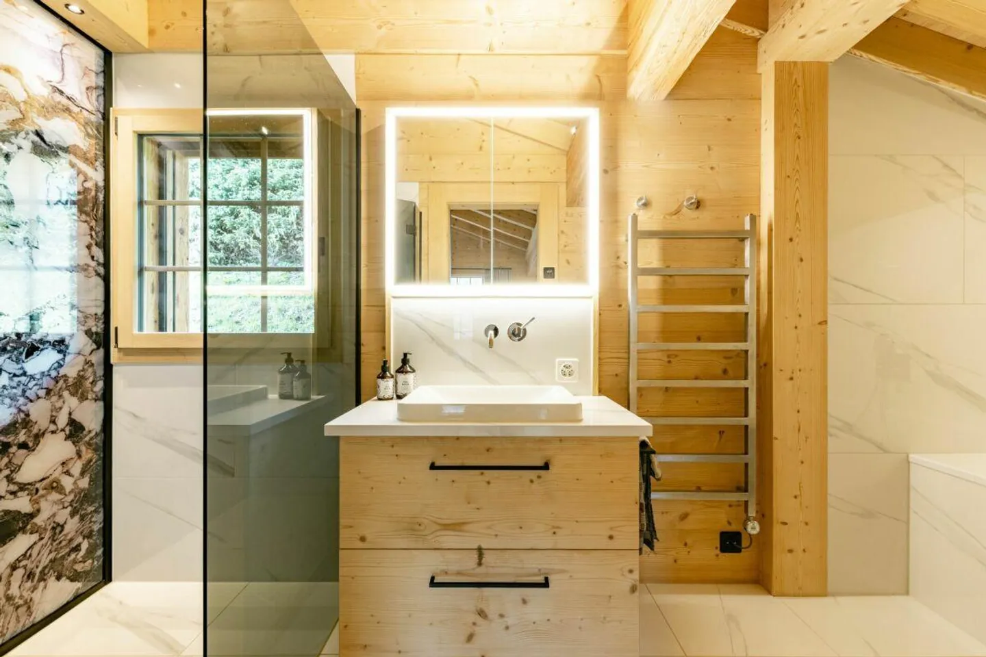 Stilvolles Chalet mit modernem Alpencharme in Schönried - Foto 18 von 21