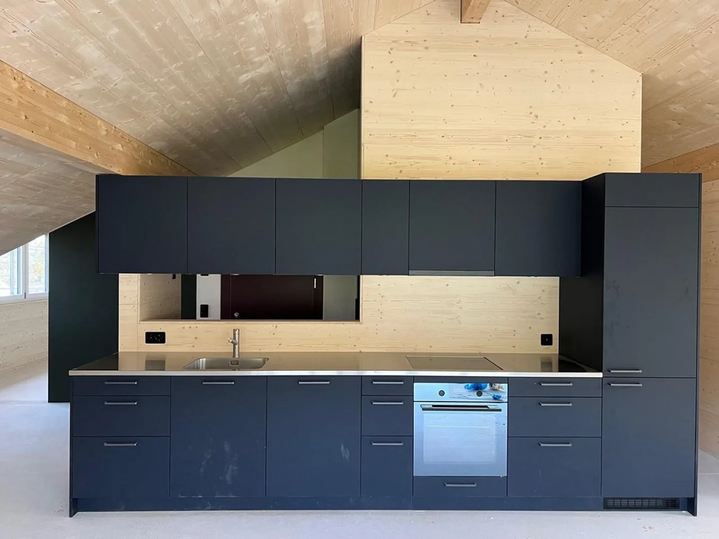 Ampio appartamento di 5,5 stanze con balcone a Kehrsatz - Foto 3 di 10