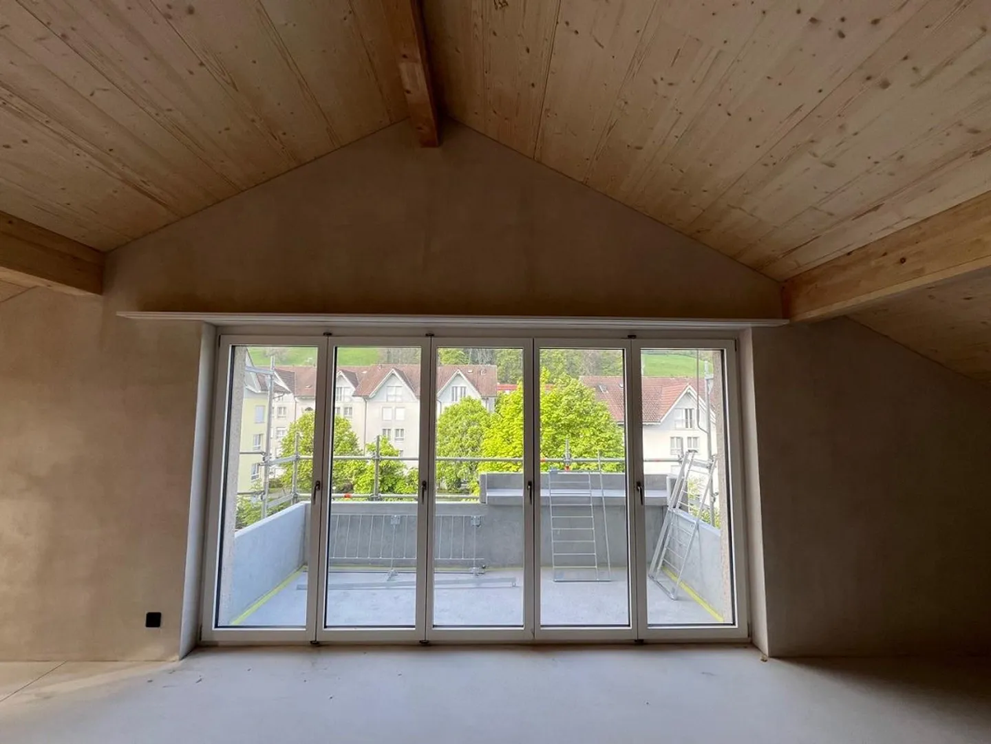 Ampio appartamento di 5,5 stanze con balcone a Kehrsatz - Foto 4 di 10