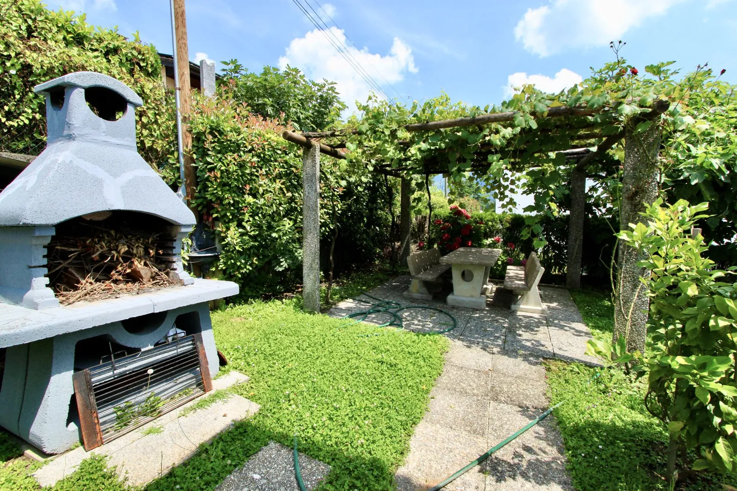 Beautiful villa with garden and open view of the vineyards - Photo 12 of 19