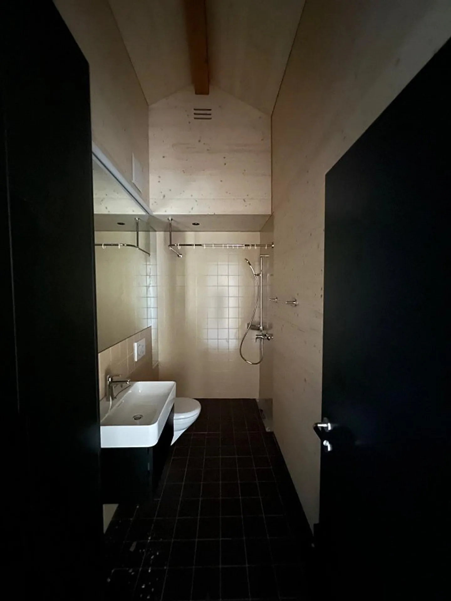 Ampio appartamento di 5,5 stanze con balcone a Kehrsatz - Foto 7 di 10