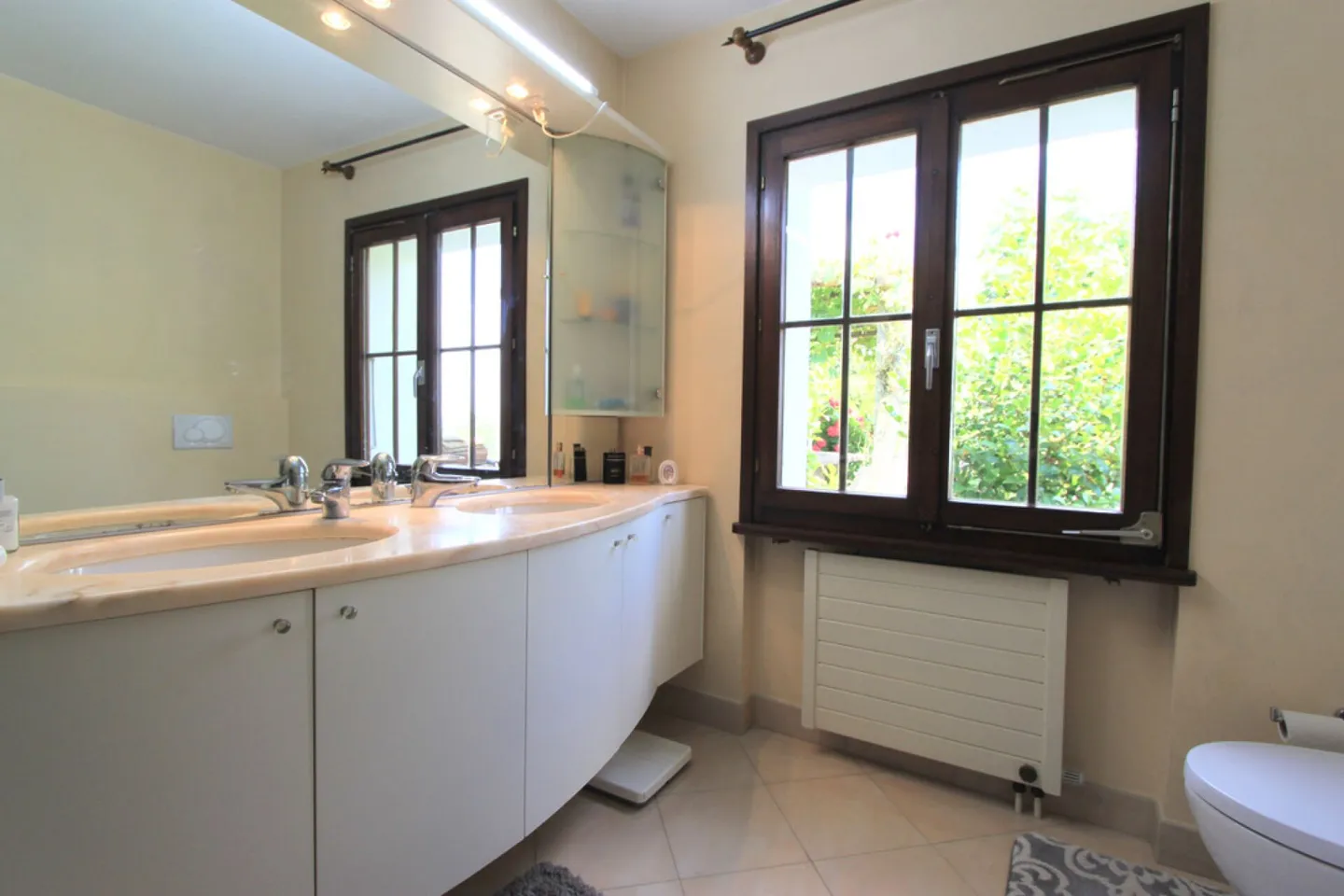 Beautiful villa with garden and open view of the vineyards - Photo 17 of 19