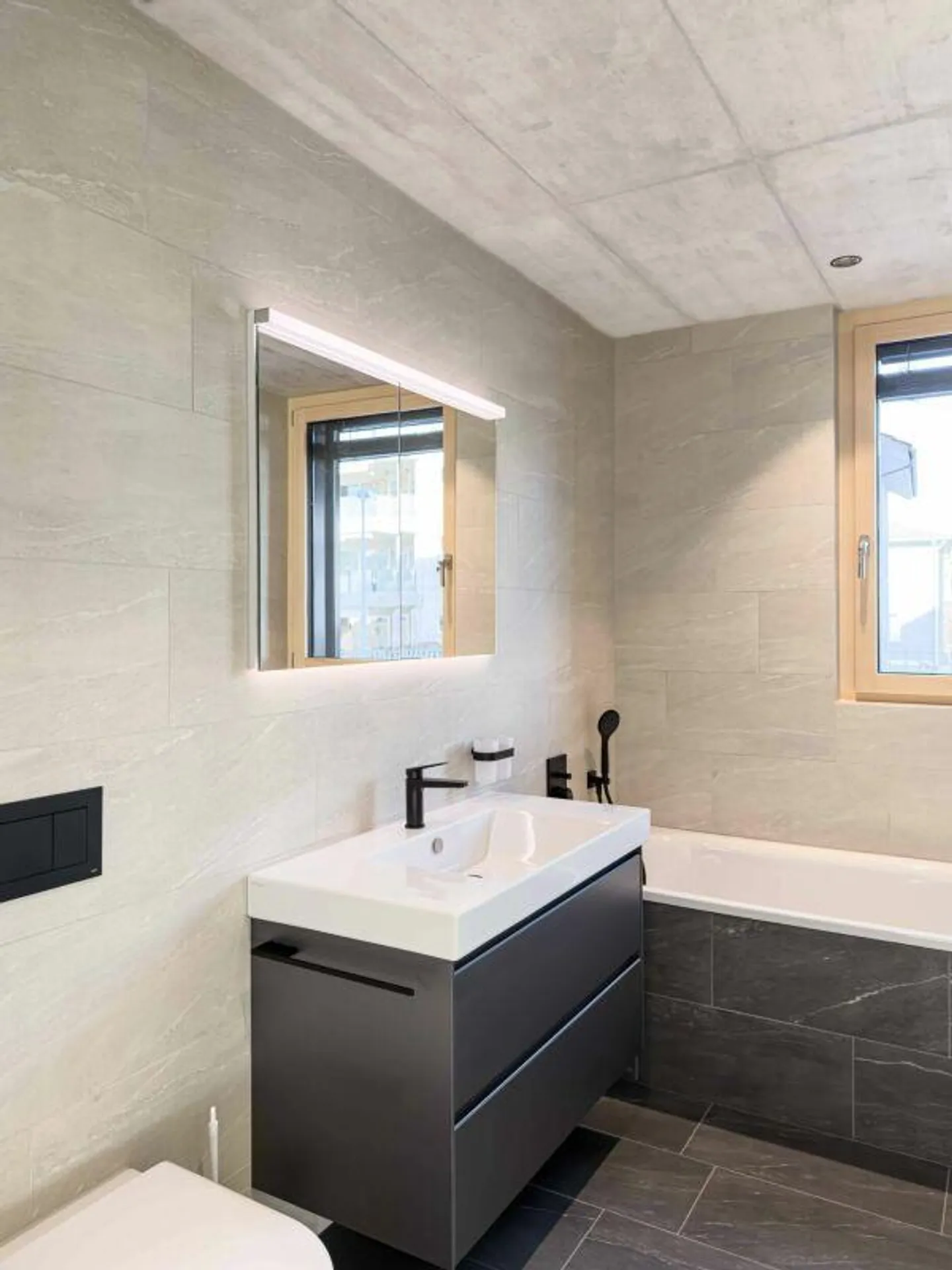 ERSTBEZUG - EINZIGARTIGE GARTENWOHNUNG - Foto 6 von 10