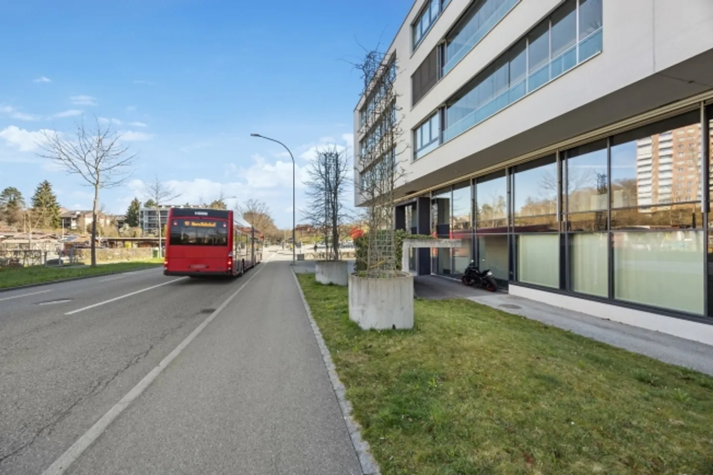 Unique commercial or residential space - Photo 3 of 10