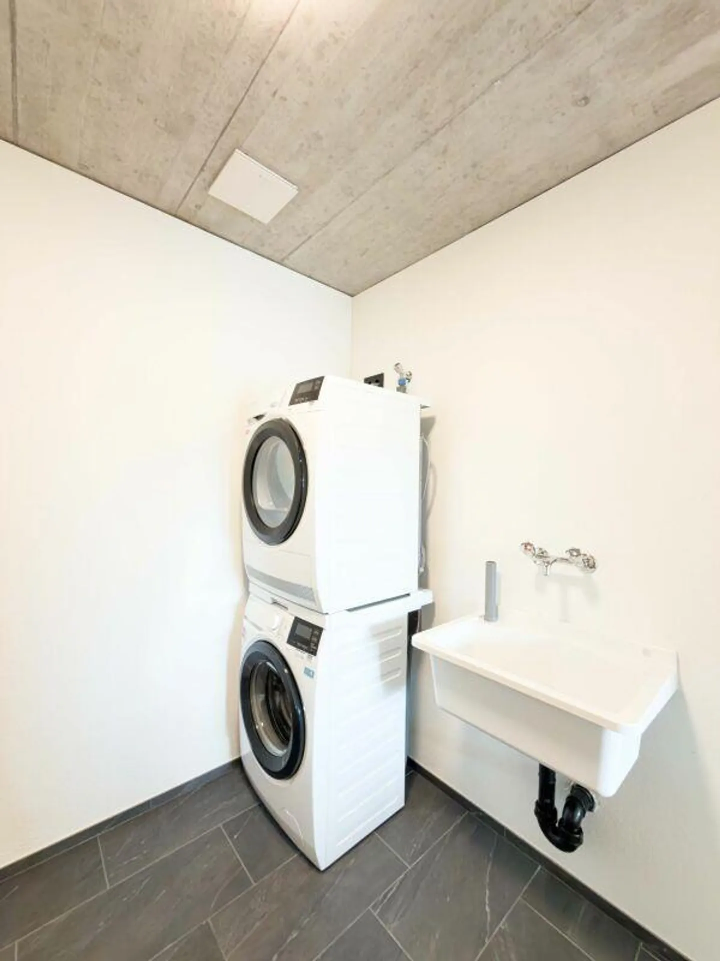 ERSTBEZUG - EINZIGARTIGE GARTENWOHNUNG - Foto 9 von 10