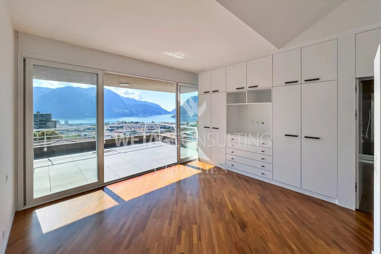 In Lugano: Elegante Reihenvilla mit privatem Garten & weitem Seebli... - Foto 5 di 12