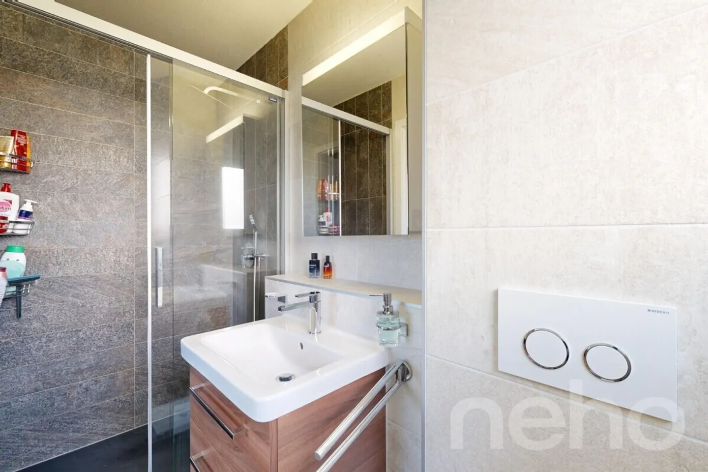 Magnificent three-family house on the ground floor with 2 terraces! - Photo 11 of 13