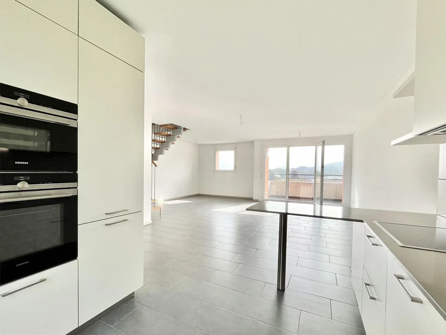 Rental Apartment - Stunning 4.5-Room Duplex with Terrace in Stabio - Photo 1 of 9