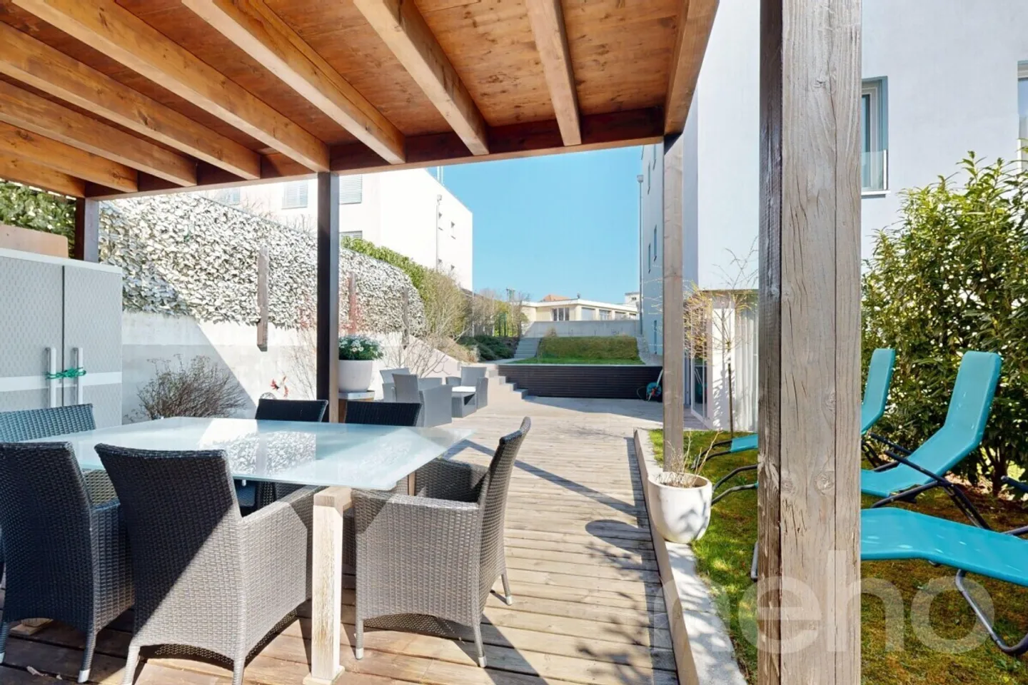 Magnificent three-family house on the ground floor with 2 terraces! - Photo 4 of 13