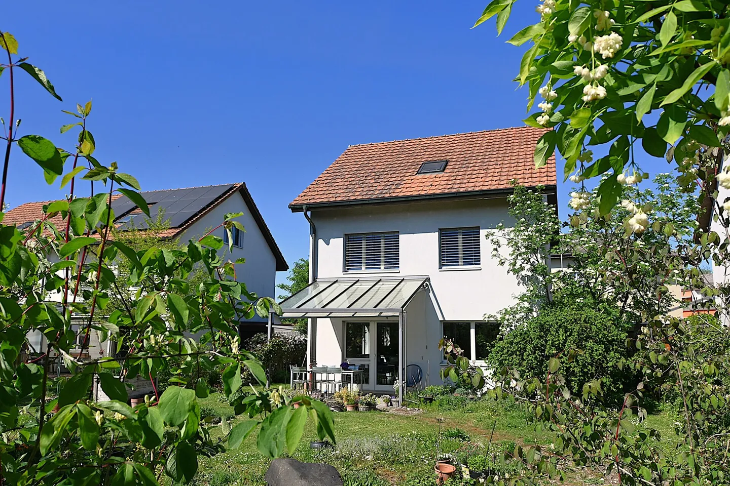Detached 6.5-room single-family house - Photo 1 of 13